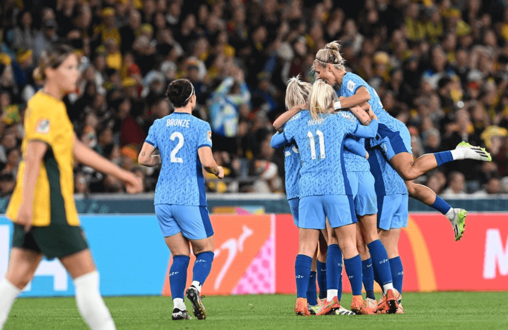 Inglaterra celebra su pase a la final del mundial femenino.