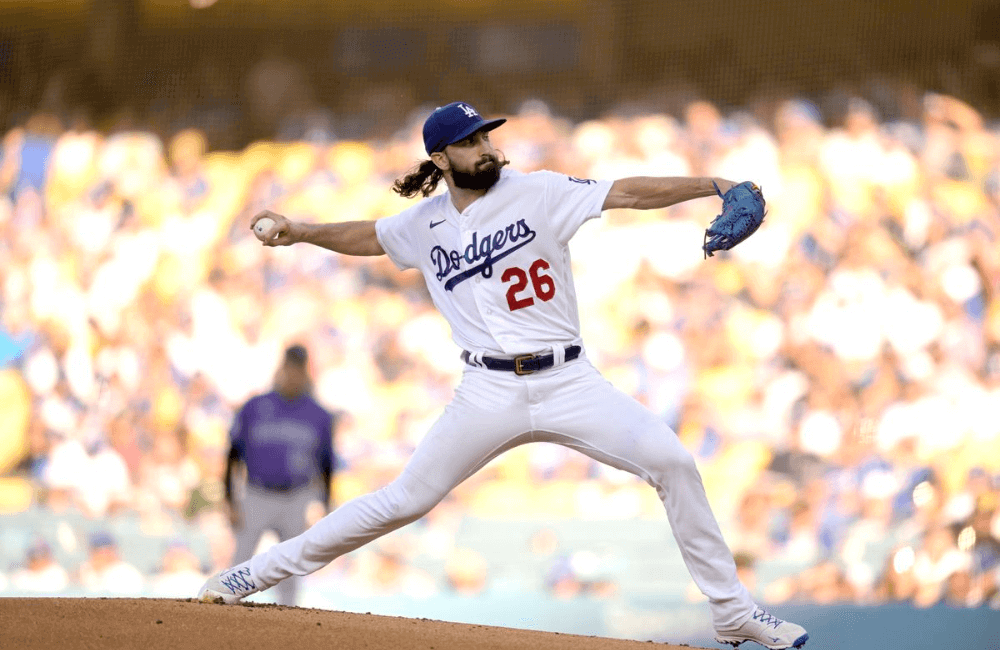 Tony Gonsolin se llevó la8va victoria de la temporada con Los Angeles Dodgers.