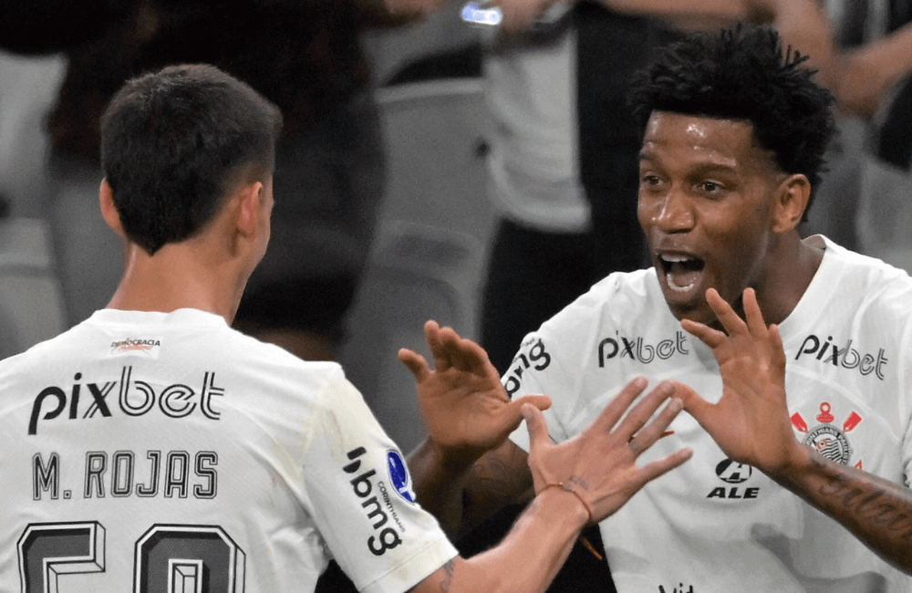 Corinthians intentará buscar su pase a los cuartos de final de la Copa Sudamericana en Argentina.