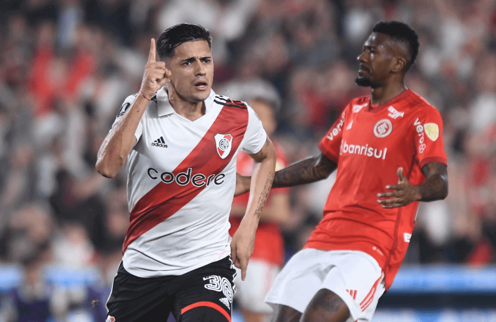 Pablo Solari marcó un doblete en el triunfo de River Plate ante Internacional.