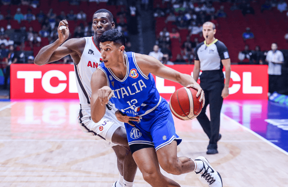 Simone Fontecchio aportó 19 pts en la primera victoria de Italia en el Mundial de Baloncesto.