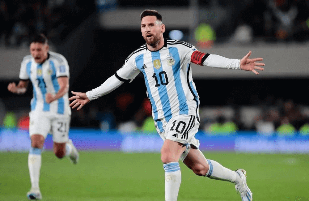 Messi le dio el triunfo a Argentina con un gol de tiro libre.