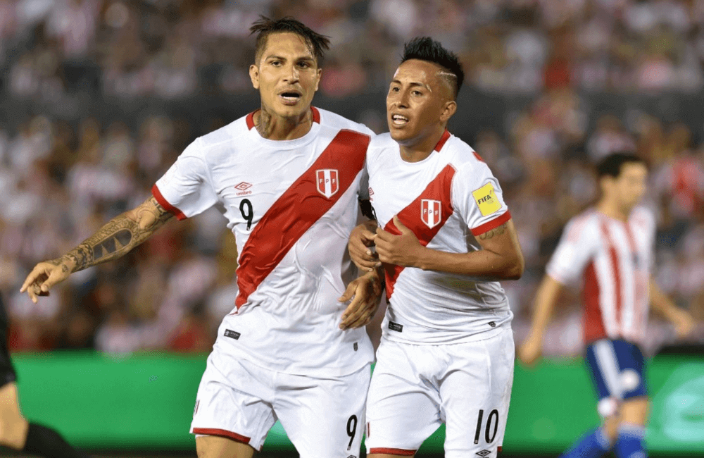 Paolo Guerrero regresa a la convocatoria con Perú en las Eliminatorias.