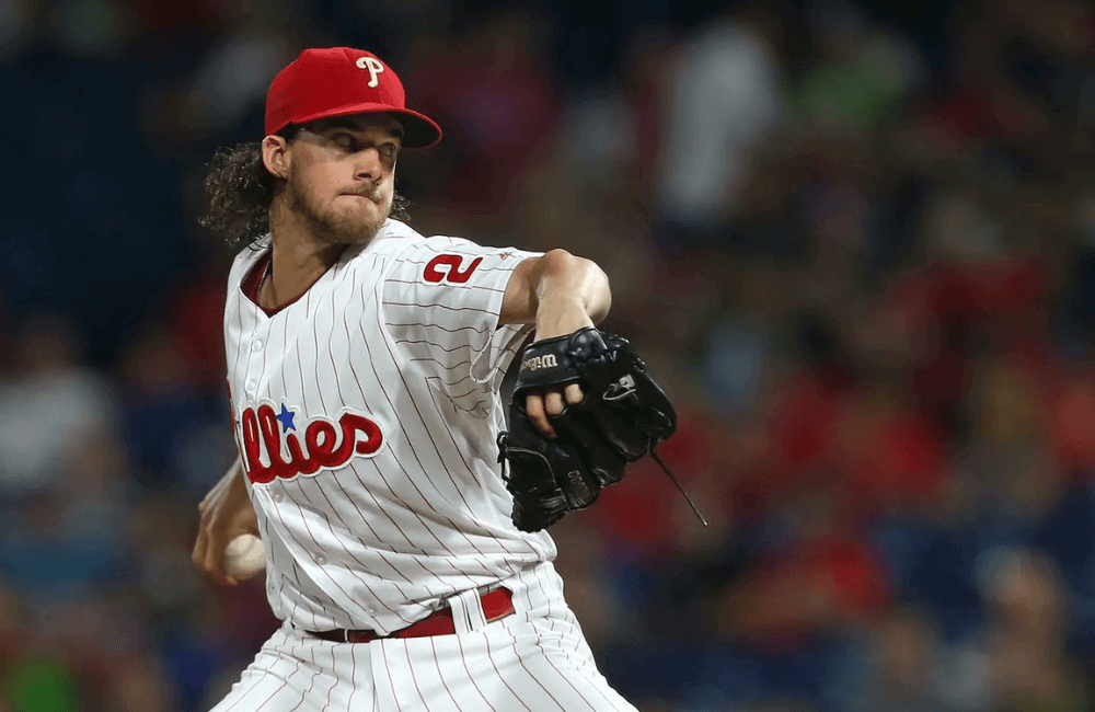 Aaron Nola trabajó 6 entradas, toleró 3 hits y ponchó a 7 rivales en la victoria de los Phillies.