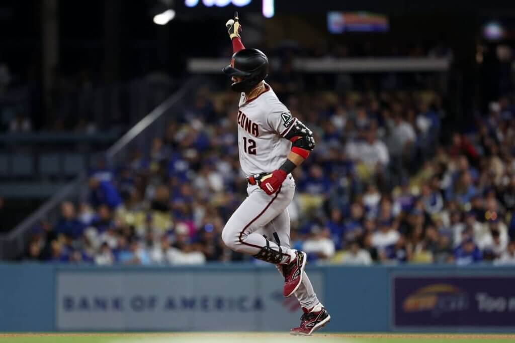 Lourdes Gurriel Jr conectó un jonrón en el triundo de Arizona en la MLB Playoffs.