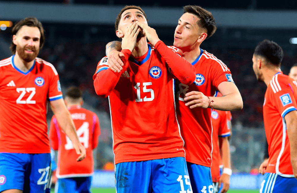 Chile obtiene su primera victoria en las Eliminatorias luego de vencer a Perú.