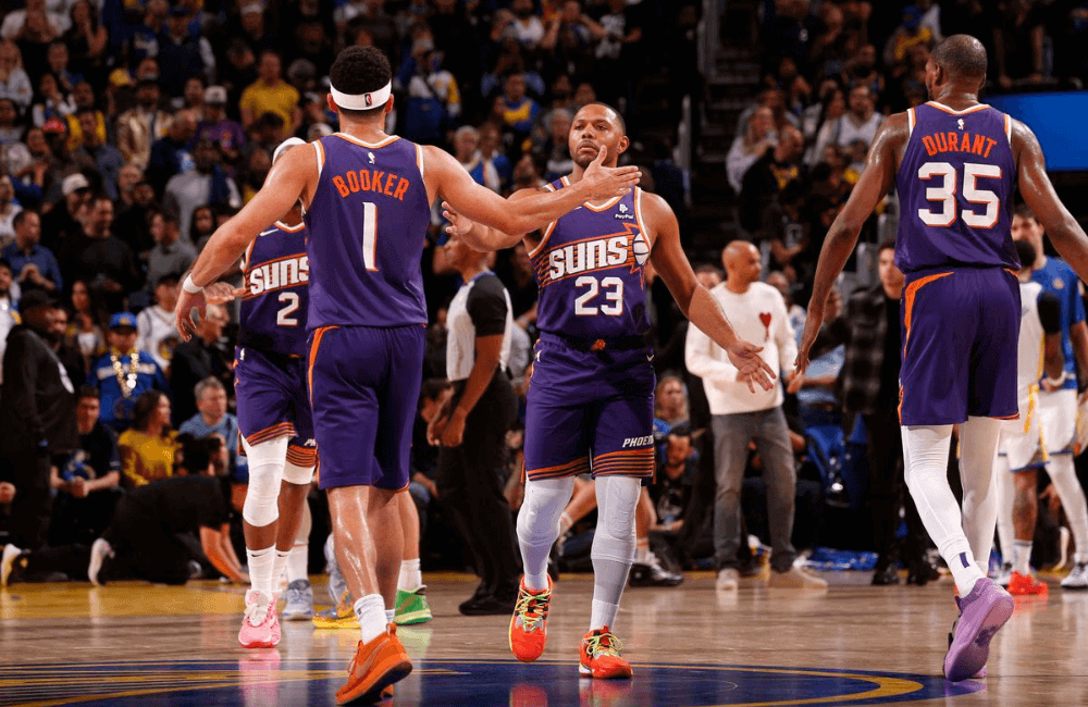 Phoenix Suns derrotó a Golden State Warriors en el comienzo de la temporada.