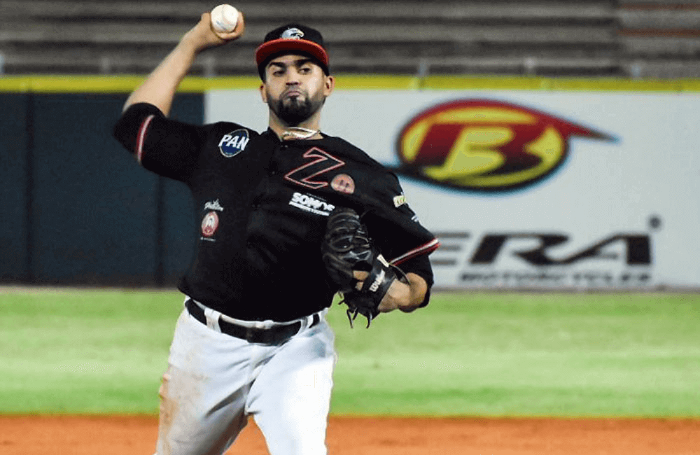 Carlos Espinal tuvo una gran apertura al permitir solo una carrera y dos hits, en seis entradas.