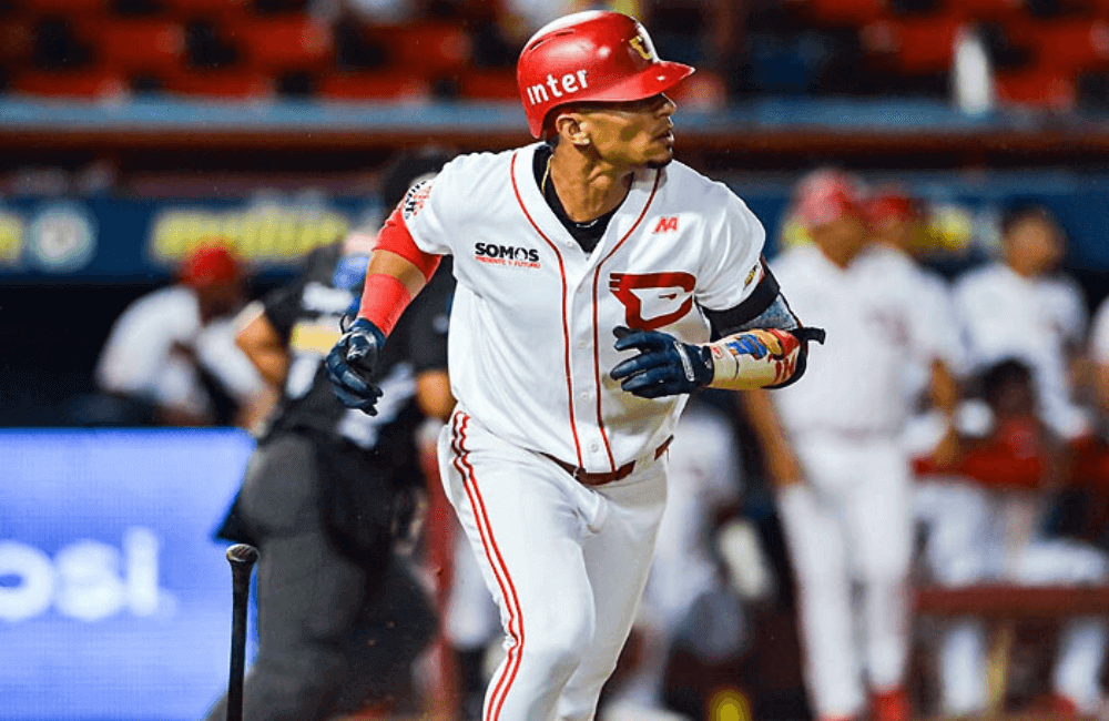 Gorkys Hernández conectó un cuadrangular solitario en el triunfo de los Cardenales de la Lara.