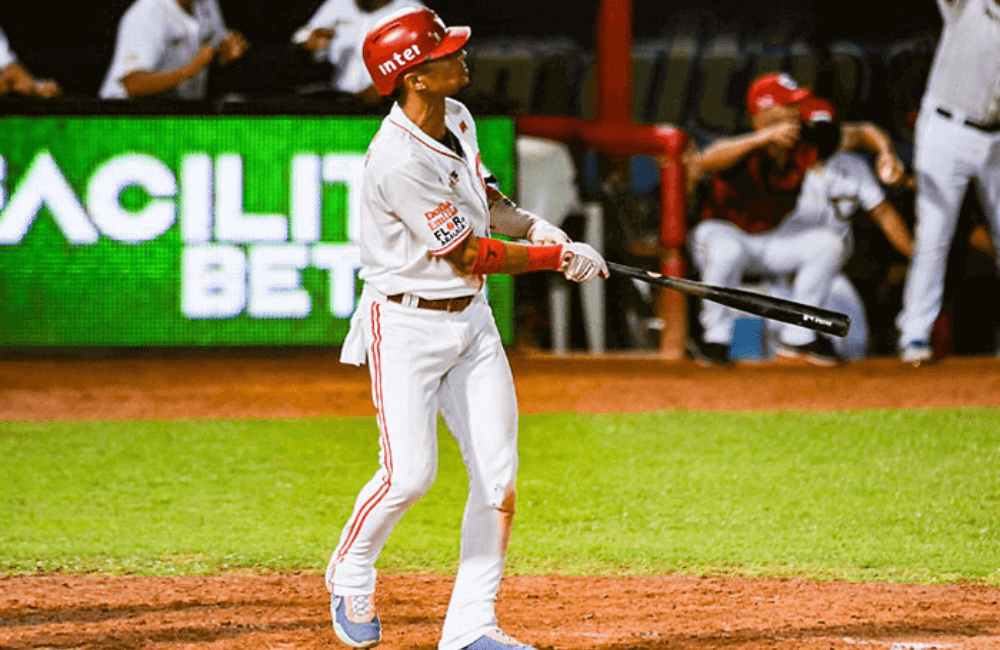 Gorkys Hernández conectó un jonrón de 3 carreras en el triunfo de Cardenales.