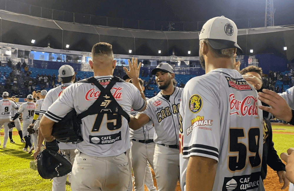 Leones del Caracas superaron a los Tigres de Aragua en el Estadio José Pérez Colmenares.