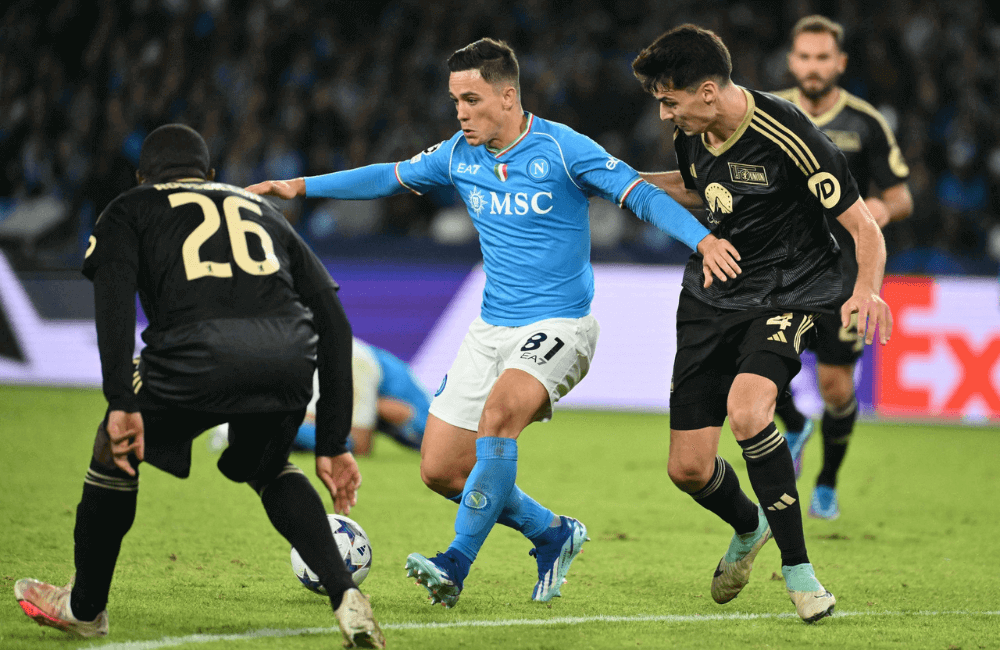 Napoli alcanza 7 puntos y están en el segundo puesto del Grupo C de la Champions League.