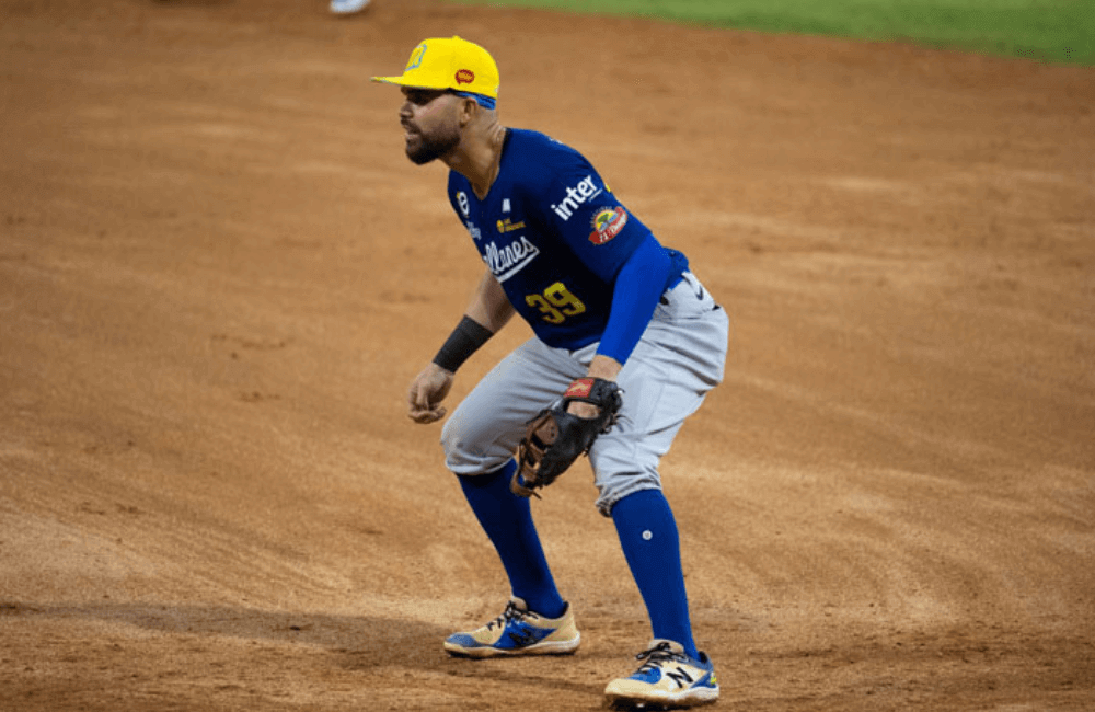 Renato Núñez se destacó con un Grand Slam en el triunfo de Magallanes.