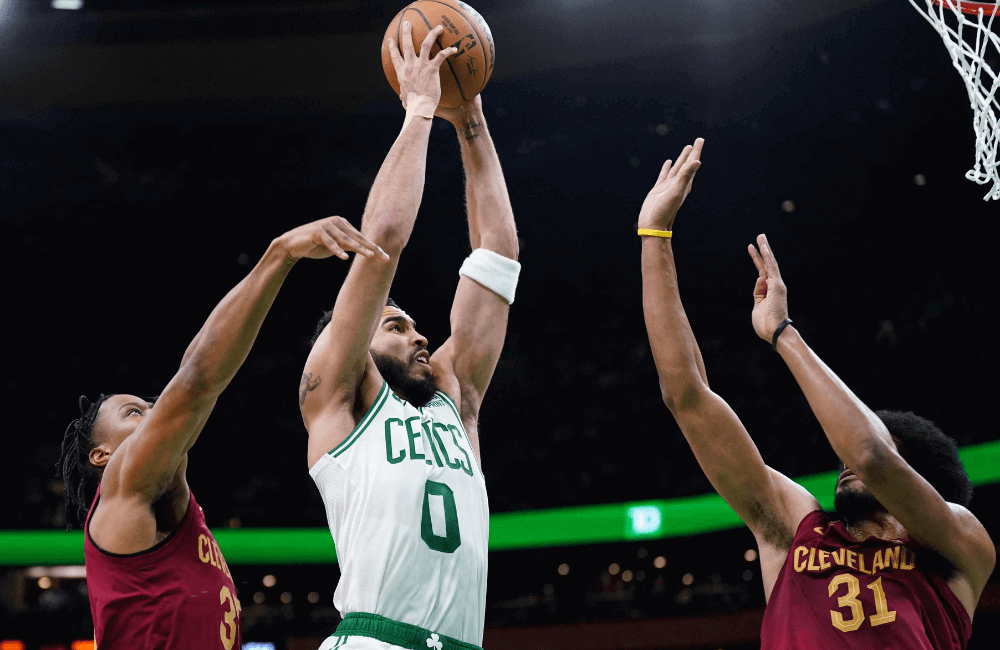 Jayson Tatum comanda a los Celtics a un nuevo triunfo.