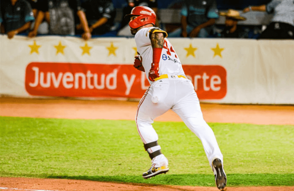 Rangel Ravelo hizo su debut con los Cardenales de Lara.