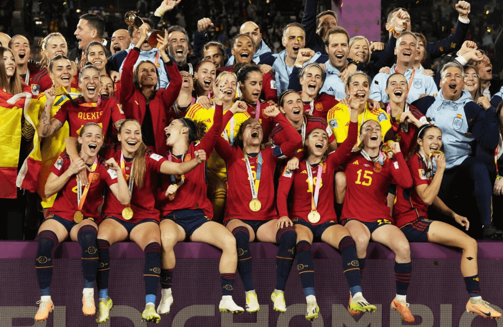 España alzó su primer mundial femenino.
