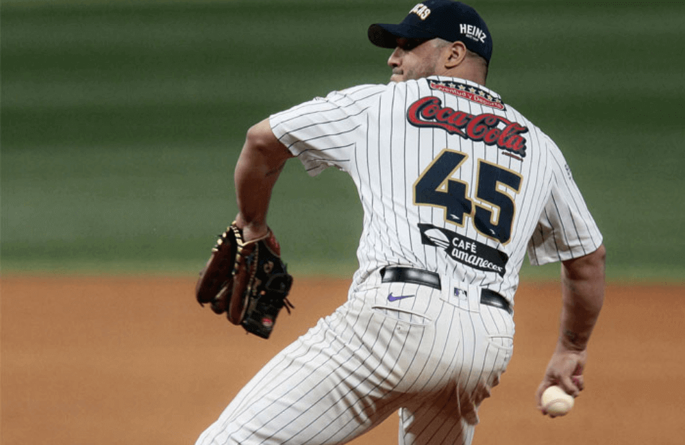 Jhoulys Chacín guió el triunfo de los Leones del Caracas.