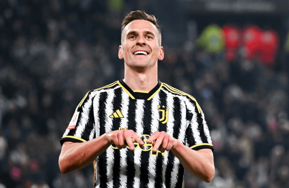 Arkadiusz Milik anotó un hat trick en la Juventus.