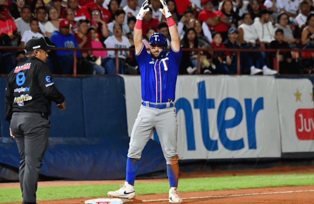 Luis Torrens debutó muy bien como refuerzo de los Tiburones de La Guaira.