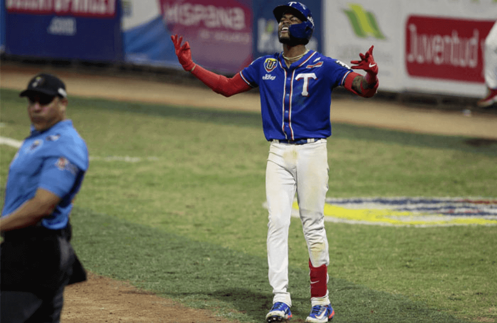 Maikel García guió la victoria de los Tiburones de La Guaira.