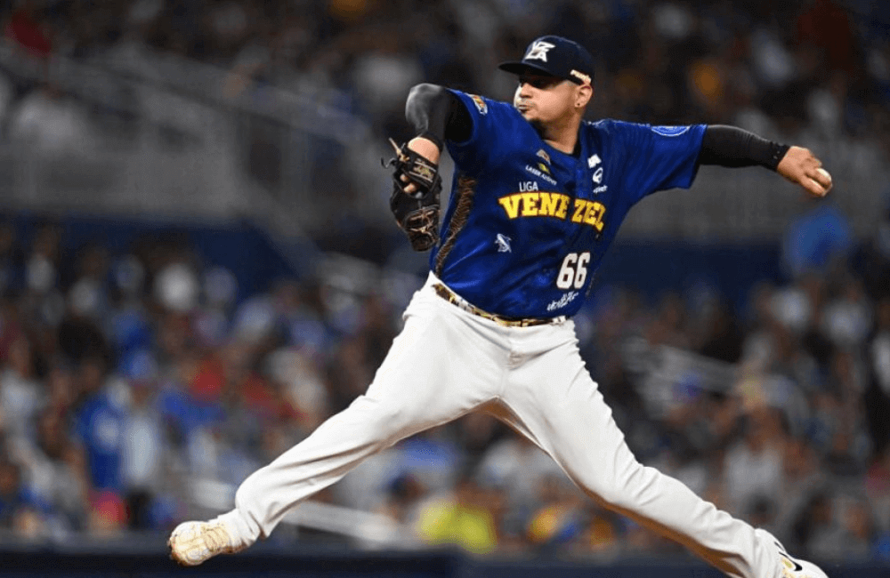 Ángel Padrón es el segundo en lanzar un no hitter en la Serie del Caribe.