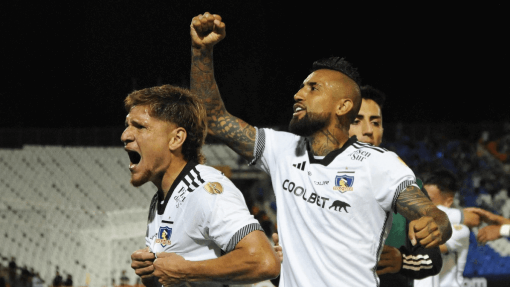 Leonardo Gil y Arturo Vidal, fundamentales en Colo Colo.