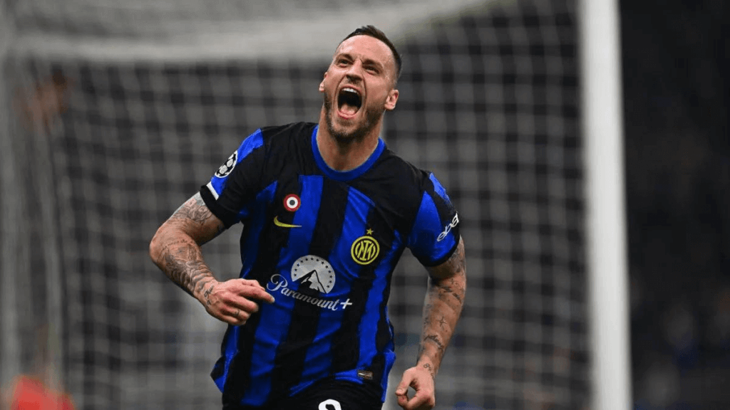 Marko Arnautovic le dio la victoria al Inter de Milán.