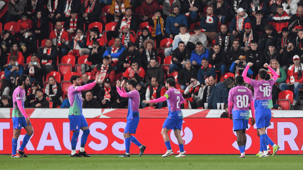 AC Milán avanza de ronda en la Europa League.