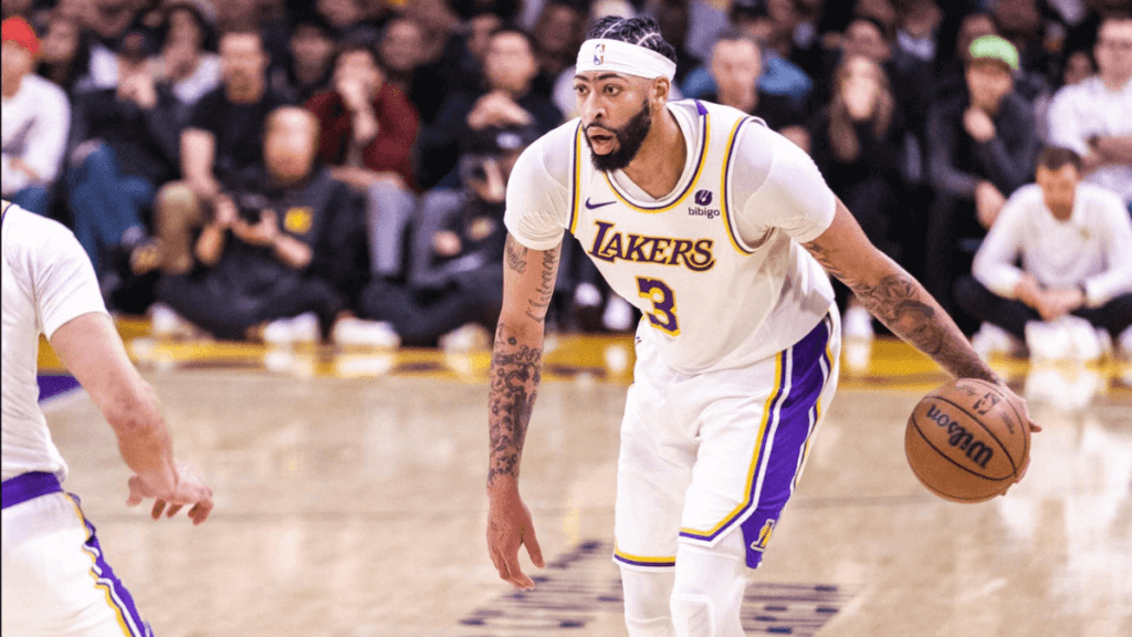 Los Ángeles Lakers ganan con un Anthony Davis histórico.