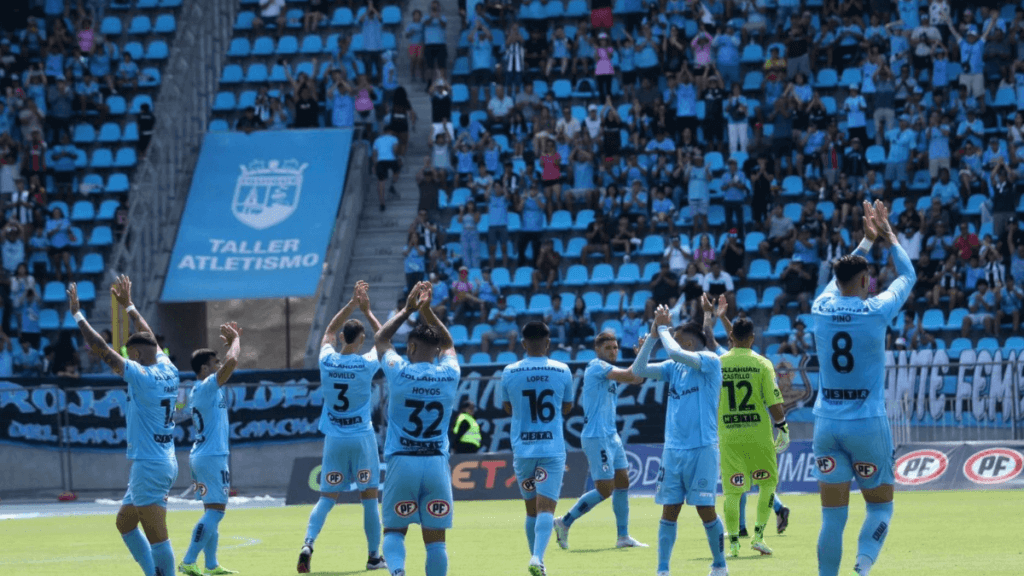 Deportes Iquique, es líder en solitario dle fútbol chileno.