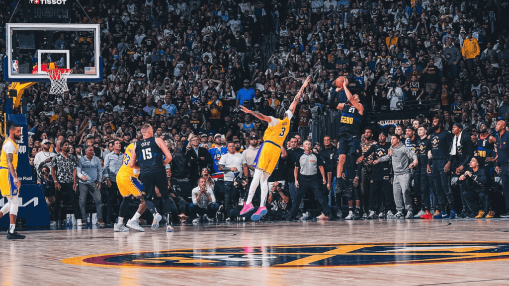 Jamal Murray se levantó frente a Anthony Davis en el último suspiro para lograr el triunfo de Denver.