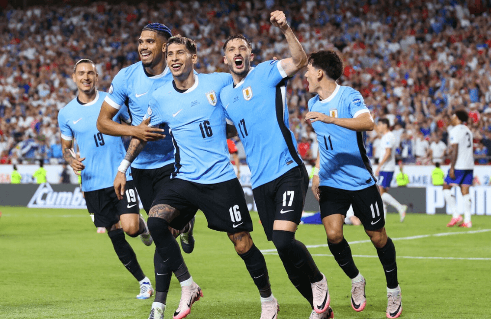 Mathías Olivera marcó el gol en el triunfo de Uruguay para lograr el boleto a los cuartos de final.