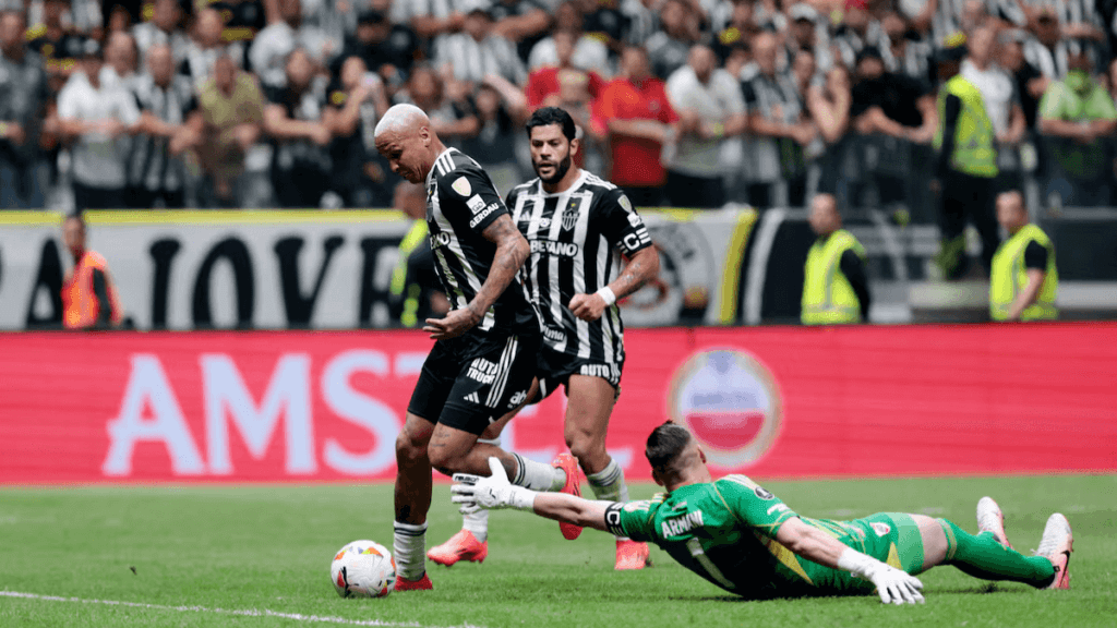 Atletico Mineiro se impuso ate River Plate y Deyverson marco un doblete 1