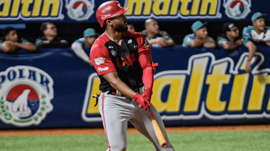 Robert Pérez Jr. conectó un jonrón de 2 carreras en el triunfo de los Cardenales de Lara.