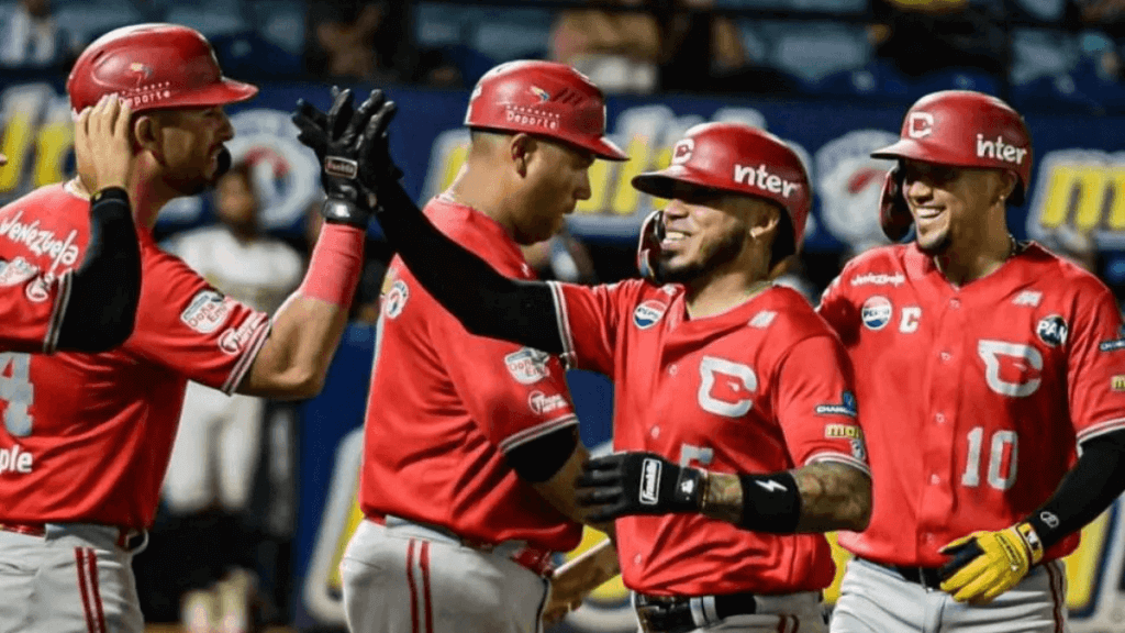 Harold Castro batea para un promedio de 350 (40-14), con 2 jonrones, 10 carreras impulsadas, 3 boletos, 984 OPS y 575 de SLG con los Cardenales de Lara.