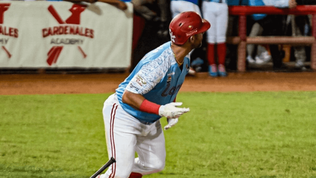 Rangel Ravelo conectó un jonrón de 3 carreras en el triunfo de los Cardenales de Lara.